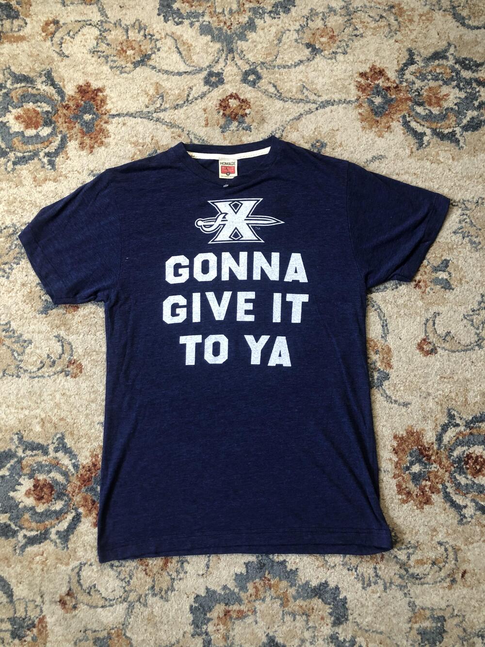 Xavier Musketeers Shirt Mens Medium NCAA Basketball Gonna Give It To Ya Homage